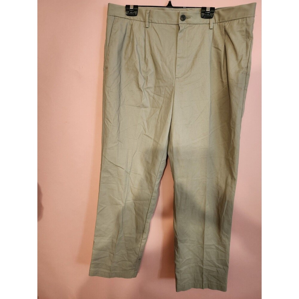 Amazon Essentials Men's Straight Fit Khaki Pants Size 40x32